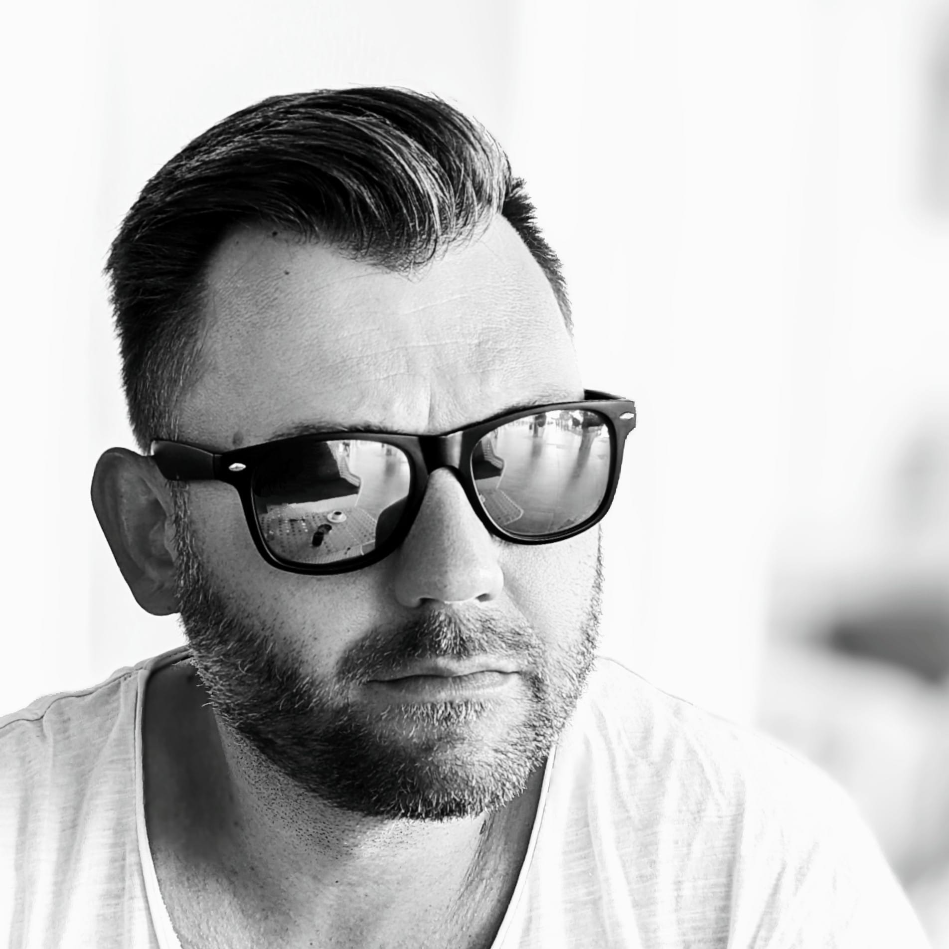 DJ Dennis Rohde - Sympathisch & Kontaktbereit